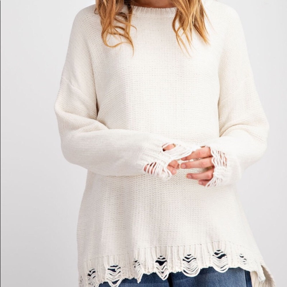 $ FIRM 🌷Cream Distressed Sweater - Picture 4 of 8